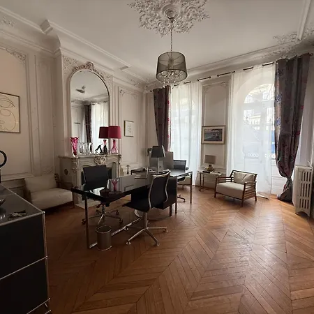 La Du Consulat - Particulier - Ascenseur - Piscine - Villa Bordéus