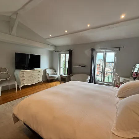 La Du Consulat - Particulier - Ascenseur - Piscine - Villa